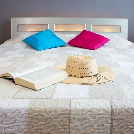 Adry With Balcony, Free Parking & Bikes 4* Rovinj