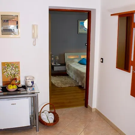 Affittacamere Adry With Balcony, Free Parking & Bikes 4*