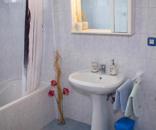 Adry With Balcony, Free Parking & Bikes Rovinj