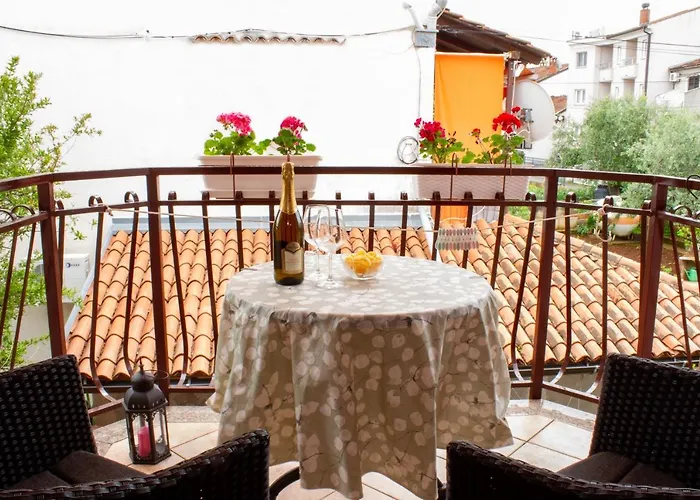 Adry With Balcony, Free Parking & Bikes 4*