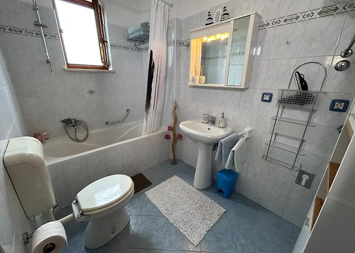 Adry With Balcony, Free Parking & Bikes 4*