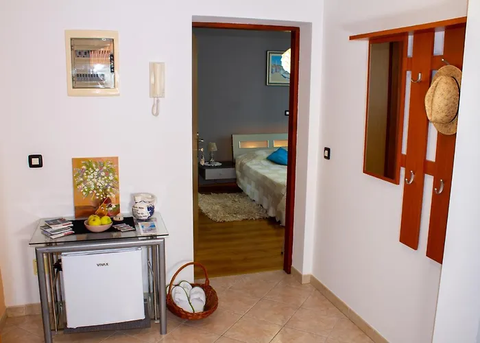 Gasthuis Adry With Balcony, Free Parking & Bikes 4*