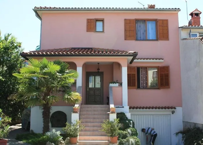 Gostinjska kuća Adry With Balcony, Free Parking & Bikes Rovinj