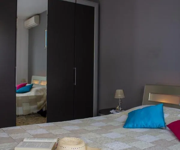 Gasthuis Adry With Balcony, Free Parking & Bikes 4*