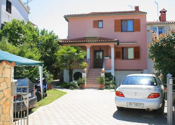 Adry With Balcony, Free Parking & Bikes