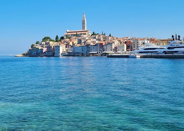 Gasthuis Adry With Balcony, Free Parking & Bikes Rovinj