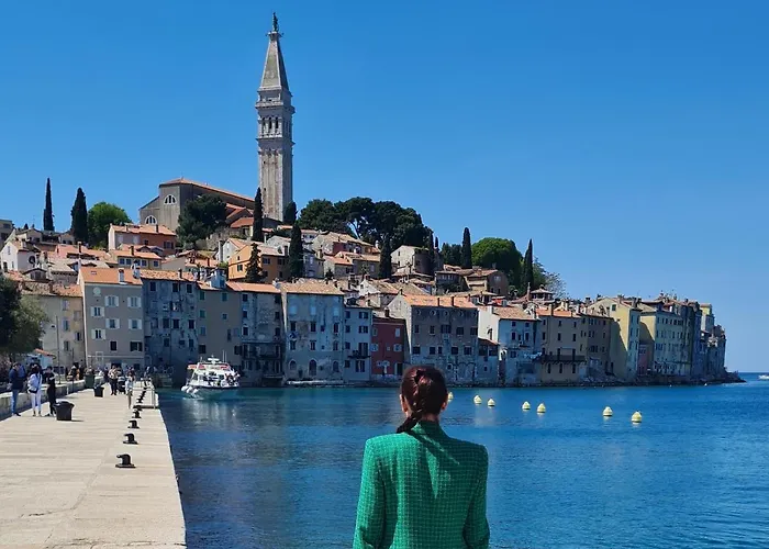 Gostinjska kuća Adry With Balcony, Free Parking & Bikes