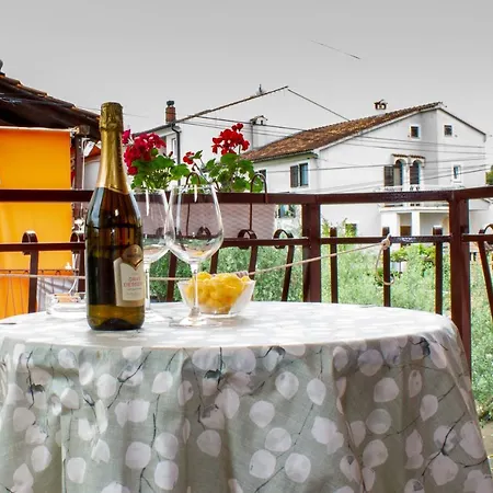 Gasthuis Adry With Balcony, Free Parking & Bikes Rovinj