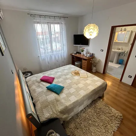 Adry With Balcony, Free Parking & Bikes Gasthuis 4*