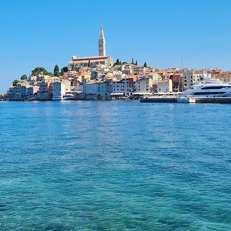 Guest house Adry With Balcony, Free Parking & Bikes Rovinj