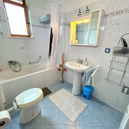 Adry With Balcony, Free Parking & Bikes Gasthuis Rovinj