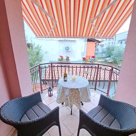 Adry With Balcony, Free Parking & Bikes Gasthuis 4*